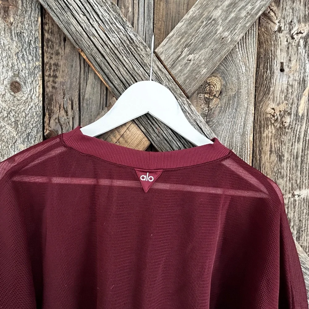 Relaxed Cropped Mesh Pullover Alo Yoga Women’s MEDIUM BURGUNDY